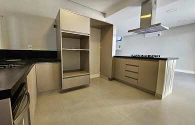 Imagem 9: Casa de condomínio sobrado para venda tem 360 metros quadrados com 5...