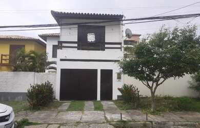 Imagem: A casa possui 3 Dormitórios, 2 Banheiros, 1 Vaga na garagem