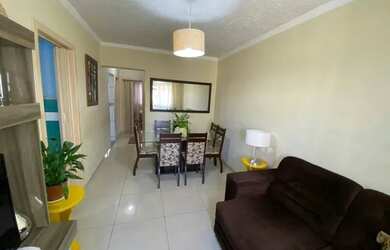 Imagem: A casa possui 3 Dormitórios, 2 Banheiros, 2 Vagas na garagem