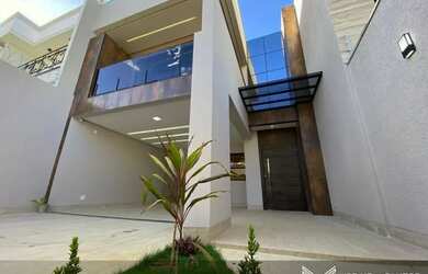 Imagem: A casa possui 3 Dormitórios, 4 Banheiros, 2 Vagas na garagem