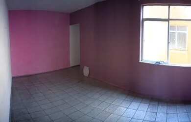 Imagem 1: Alugo apto 2/4. 1 Banheiroe2 Dormitórios