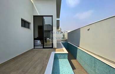 Imagem: A casa em condomínio possui 3 Dormitórios, 4 Banheiros, 4