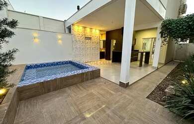 Imagem: A casa em condomínio possui 3 Dormitórios, 2 Banheiros, 2