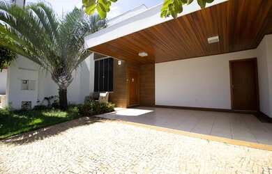 Imagem: Térrea para venda tem 180 metros quadrados com 3 quartos em