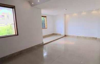 Imagem: A casa possui 4 Dormitórios, 4 Banheiros, 4 Vagas na garagem