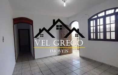 Imagem: A casa possui 2 Dormitórios, 2 Banheiros, 2 Vagas na garagem