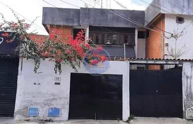 Imagem: O depósito possui 1 Vaga na garagem, 97m² de Área e está