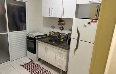 Imagem: O apartamento possui 2 Dormitórios, 1 Banheiro, 1 Vaga na garagem