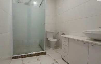 Imagem: A casa possui 2 Dormitórios, 2 Banheiros, 1 Vaga na garagem