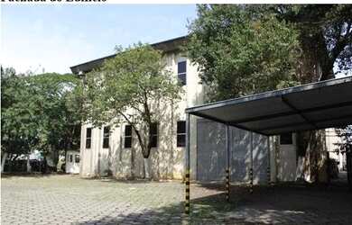 Imagem: O depósito possui 5 Vagas na garagem, 2.194m² de Área e