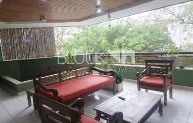 Imagem: O apartamento possui 3 Dormitórios, 4 Banheiros, 2 Vagas na