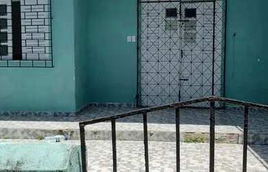 Imagem: A casa possui 3 Dormitórios, 2 Banheiros, 100m² de Área e