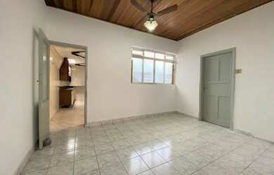 Imagem: A casa possui 2 Dormitórios, 1 Banheiro, 5 Vagas na garagem