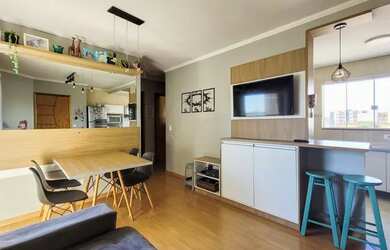 Imagem: O apartamento possui 3 Dormitórios, 1 Banheiro, 1 Vaga na garagem