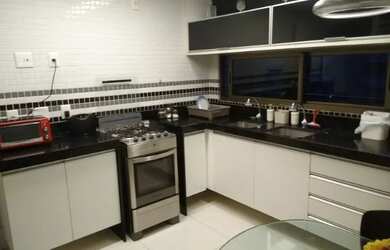 Imagem: O apartamento para alugar possui 4 Dormitórios, 4 Banheiros