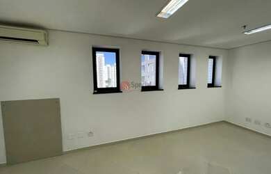 Imagem: O depósito possui 1 Vaga na garagem, 35m² de Área e está