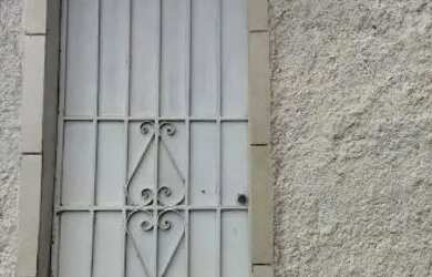 Imagem: A casa possui 2 Dormitórios, 1 Banheiro e está localizado