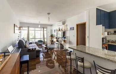 Imagem: O apartamento possui 3 Dormitórios, 1 Banheiro, 1 Vaga na garagem