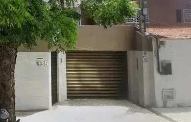 Imagem: A casa possui 5 Dormitórios, 5 Banheiros, 3 Vagas na garagem