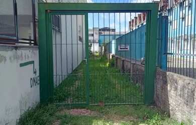 Imagem: A casa possui 2 Dormitórios, 1 Banheiro, 3 Vagas na garagem