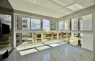 Imagem: O apartamento possui 3 Dormitórios, 4 Banheiros, 1 Vaga na