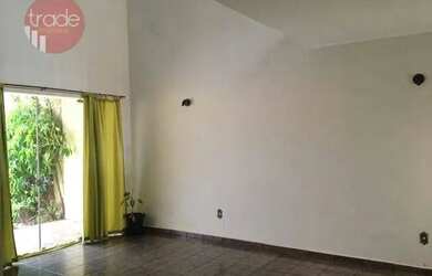 Imagem: O depósito possui 2 Vagas na garagem, 228m² de Área e está