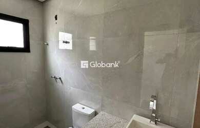 Imagem 4: Casa em Montes Claros, no bairro Ibituruna, à venda