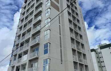 Imagem: O apartamento possui 1 Dormitório, 1 Banheiro, 1 Vaga na garagem