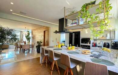 Imagem: O apartamento possui 3 Dormitórios, 2 Banheiros, 3 Vagas na