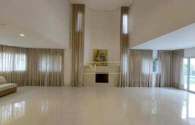 Imagem: A casa em condomínio possui 4 Dormitórios, 2 Banheiros, 4