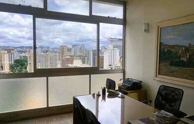 Imagem: O apartamento possui 2 Dormitórios, 1 Banheiro, 90m² de Área