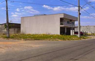 Imagem: O terreno à venda possui 301m² de Área e está localizado