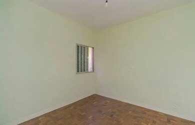 Imagem: A casa possui 5 Dormitórios, 2 Banheiros, 168m² de Área e