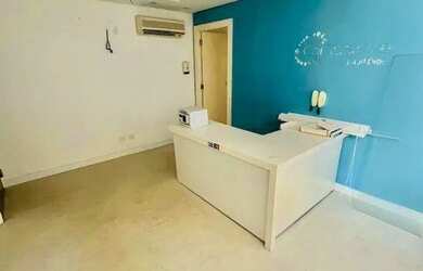 Imagem: O depósito possui 1 Vaga na garagem, 55m² de Área e está