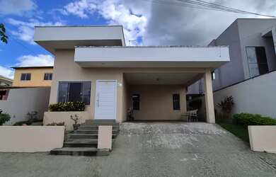 Imagem: A casa possui 3 Dormitórios, 3 Banheiros, 3 Vagas na garagem