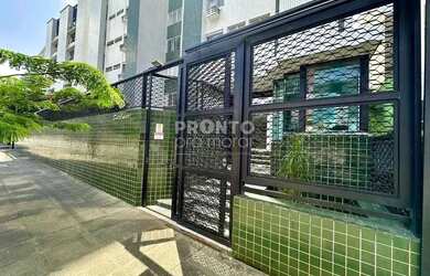 Imagem: O apartamento possui 3 Dormitórios, 1 Banheiro, 1 Vaga na garagem