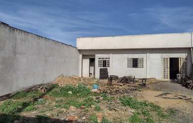 Imagem 2: Terreno com casa por acabar