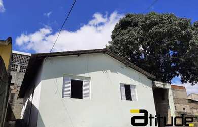 Imagem: A casa possui 3 Dormitórios, 1 Banheiro, 70m² de Área e