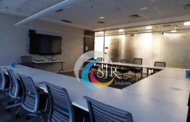 Imagem: O depósito possui 5 Vagas na garagem, 580m² de Área e está