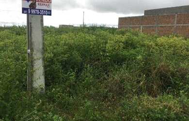 Imagem: O terreno possui 250m² de Área e está localizado em Lajedo