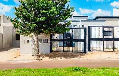 Imagem: A casa possui 2 Dormitórios, 2 Banheiros, 1 Vaga na garagem