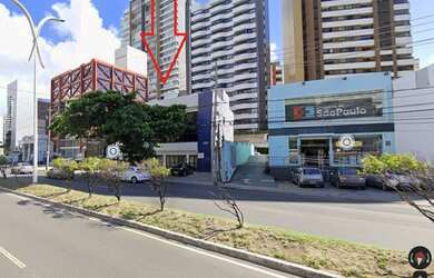 Imagem: O depósito possui 5 Vagas na garagem e 620m² de Área e está