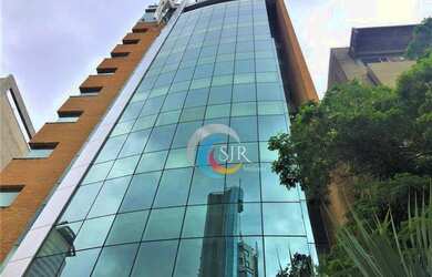 Imagem: O depósito possui 5 Vagas na garagem e 200m² de Área e está