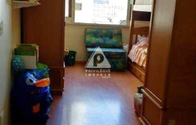 Imagem: A kitnet possui 1 Banheiro, 33m² de Área, Imóvel mobiliado