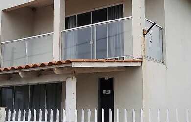 Imagem: A casa possui 5 Dormitórios, 3 Banheiros, 1 Vaga na garagem