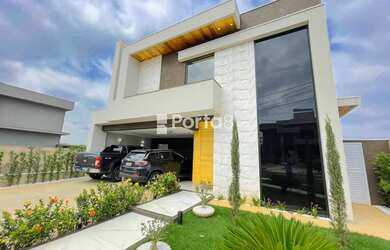 Imagem: A casa em condomínio possui 5 Dormitórios, 5 Banheiros, 4