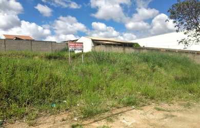 Imagem: O terreno possui 900m² de Área e está localizado em Parque