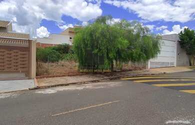 Imagem: O terreno possui 200m² de Área e está localizado em Villa