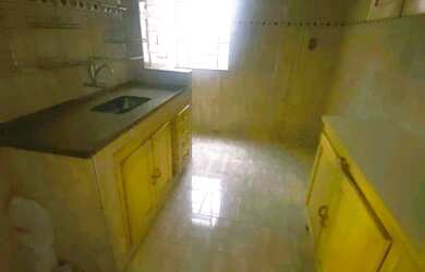 Imagem: O apartamento possui 3 Dormitórios, 1 Banheiro, 2 Vagas na