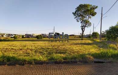 Imagem: O terreno possui 497m² de Área e está localizado em Porto